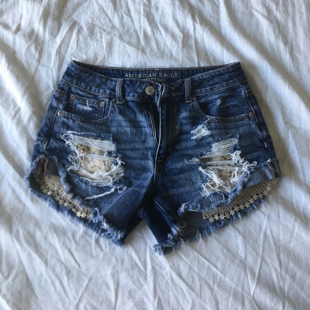 AMERICAN EAGLE HI RISE SHORTS